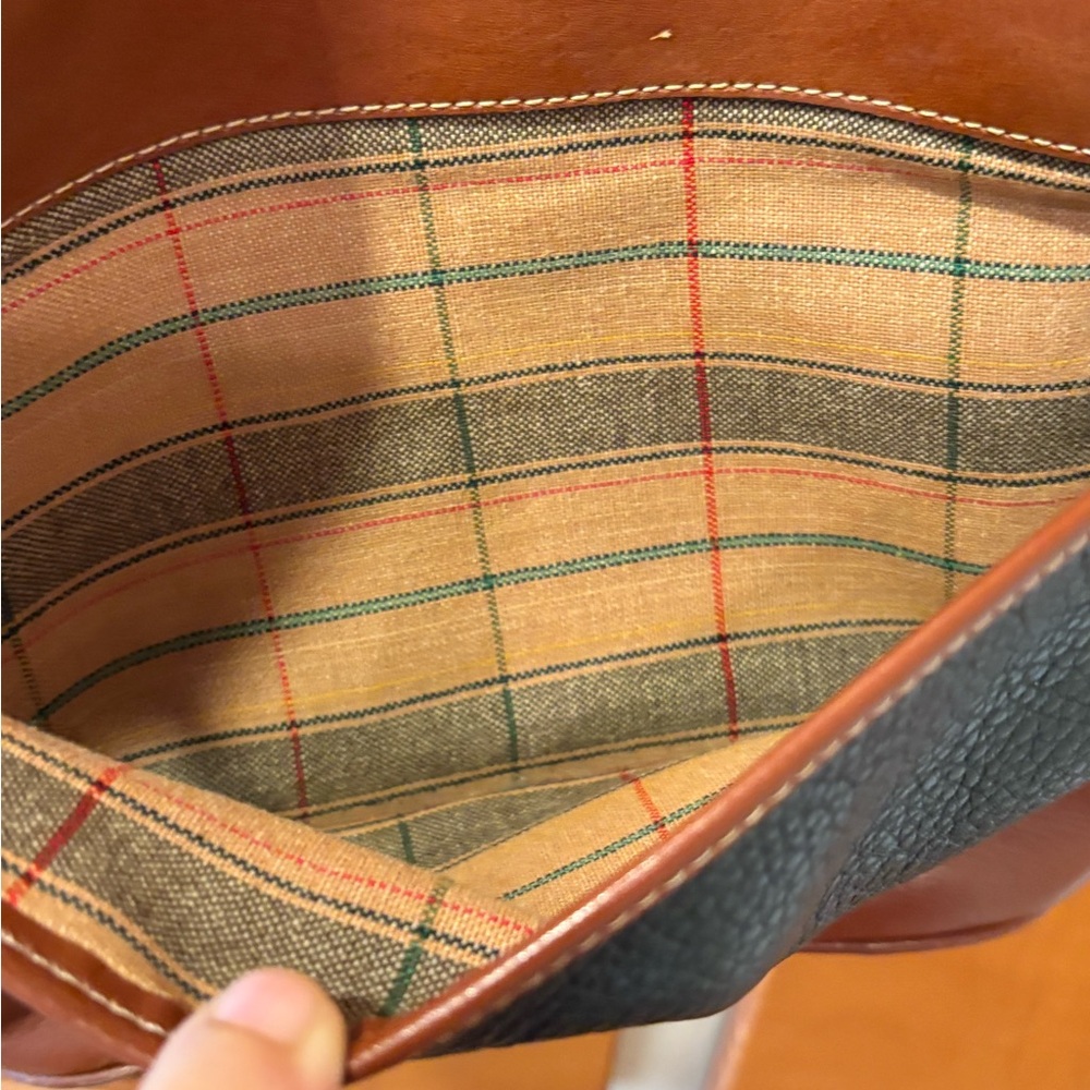 Vintage Delfino Leather Crossbody Bucket Bag - Picture 6 of 6